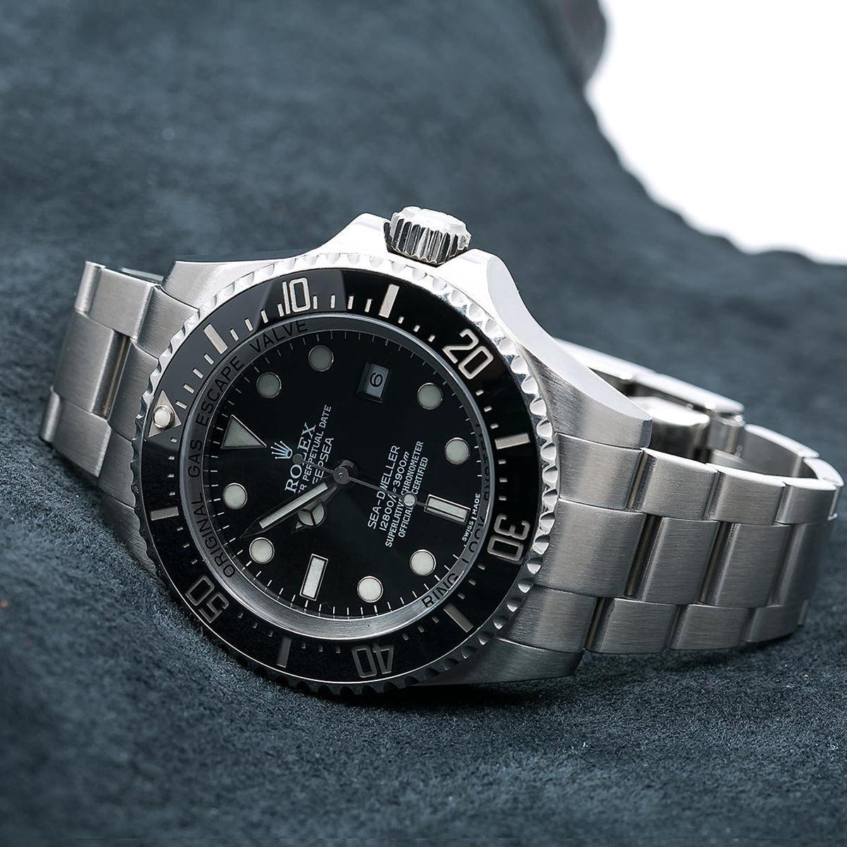 Pre-Owned Rolex Sea-Dweller Deepsea 44MM 116660 Black Dial Black Ceramic Bezel Stainless Steel Oyster Bracelet