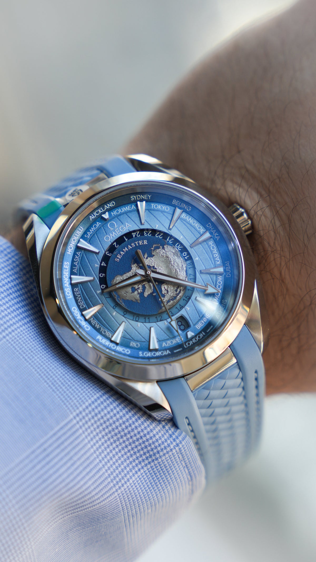 Pre-Owned Omega Seamaster Aqua Terra 150M Coâ€‘Axial Master Chronometer GMT Worldtimer 43mm â€“ Summer Blue