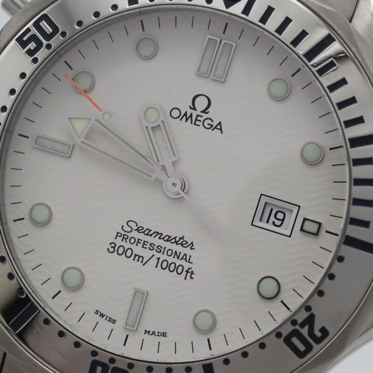 Pre-Owned Omega Seamaster Professional 2542.20 Stainless Steel Quartz Watch